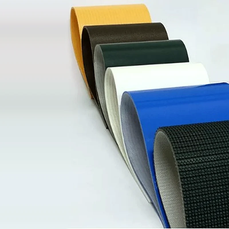 Correias de PVC e PU em várias cores e acabamentos